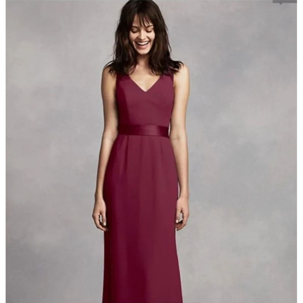 White by Vera Wang V-Neck Crepe Dress size 0 Burgundy